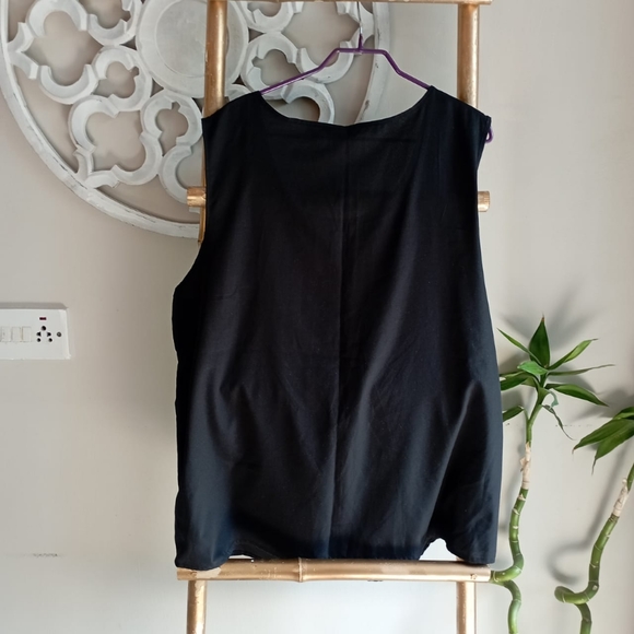 NWOT Plus Black Flowy Top - Picture 9 of 15